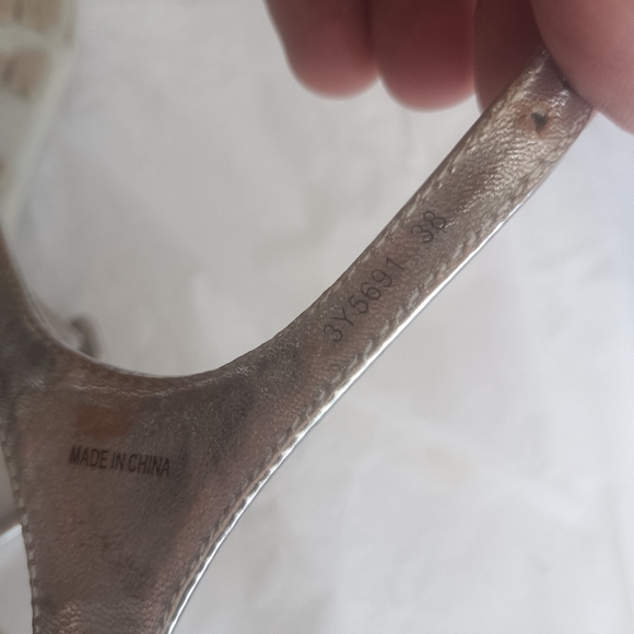 Prada Front Logo women's metallic Leather Thong Sandals size 38 - Picture 8 of 14